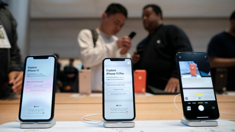 A line of iPhones