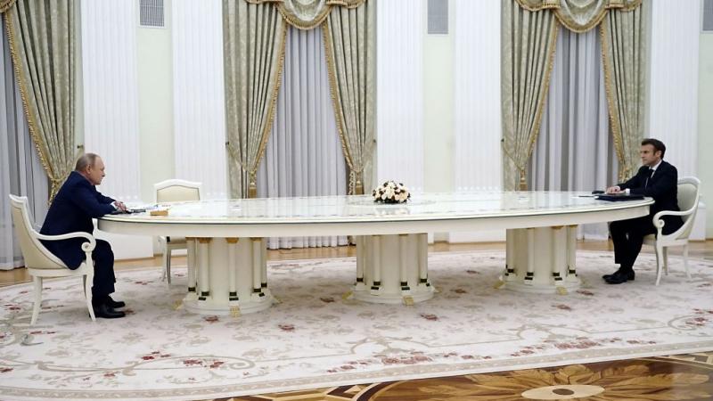 French President Emmanuel Macron (R) meets with Russian President Vladimir Putin (L) in Moscow on February 7, 2022, for talks in an effort to find common ground on Ukraine and NATO
