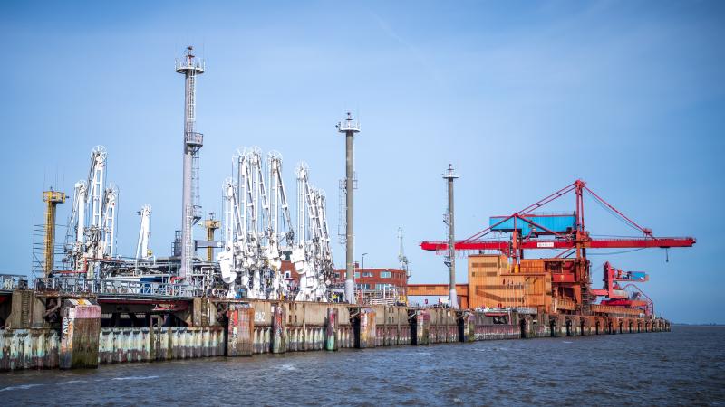 Liquefied natural gas (LNG) terminal, stock image
