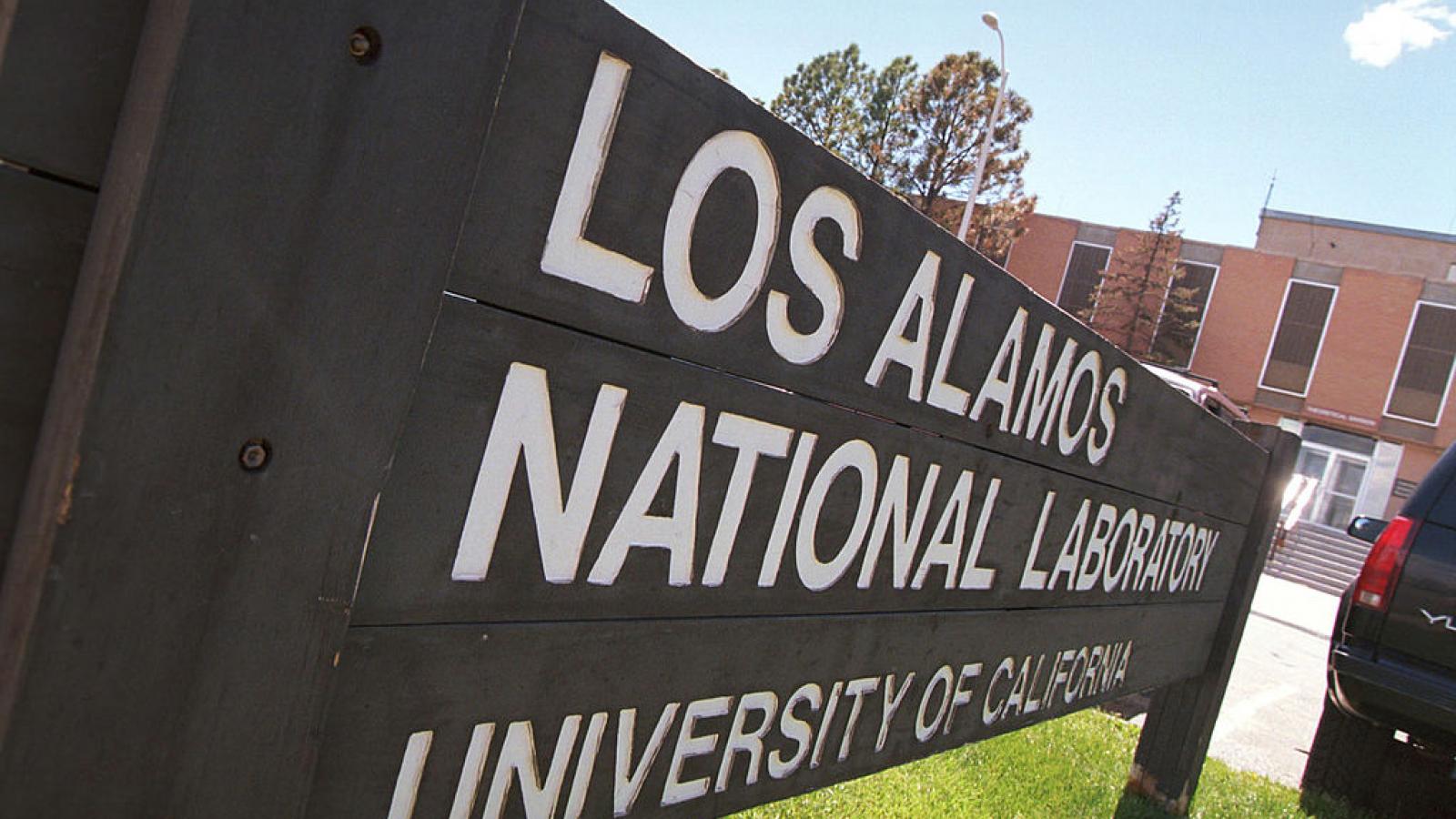 Workers at nuclear lab sue over vaccine mandate