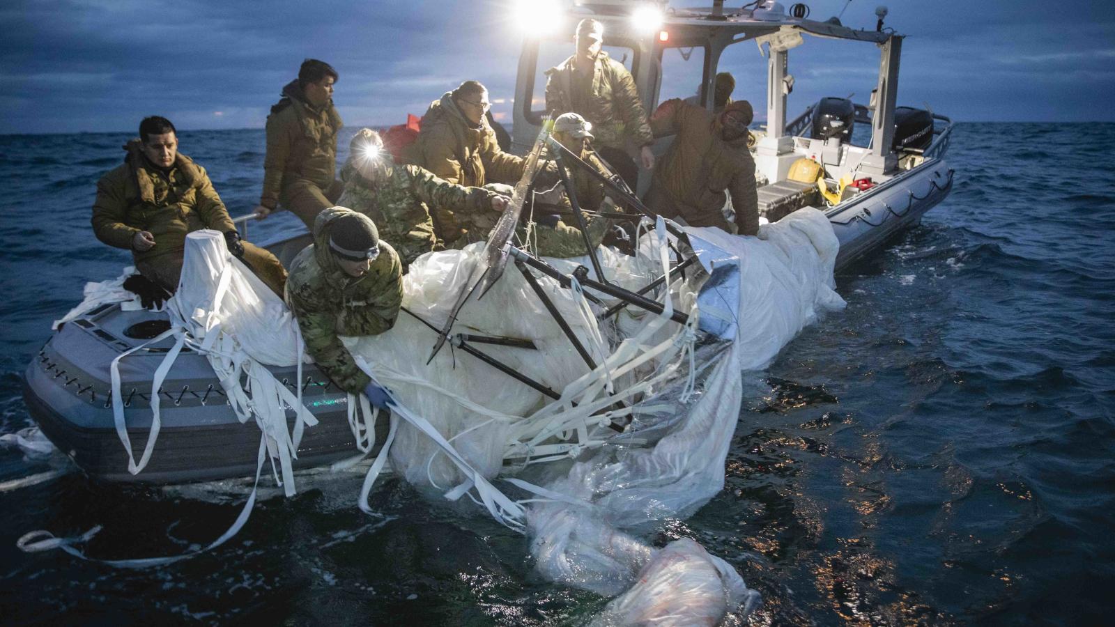 Navy recovers China balloon, Feb. 5, 2023, coast of Myrtle Beach, S.C.