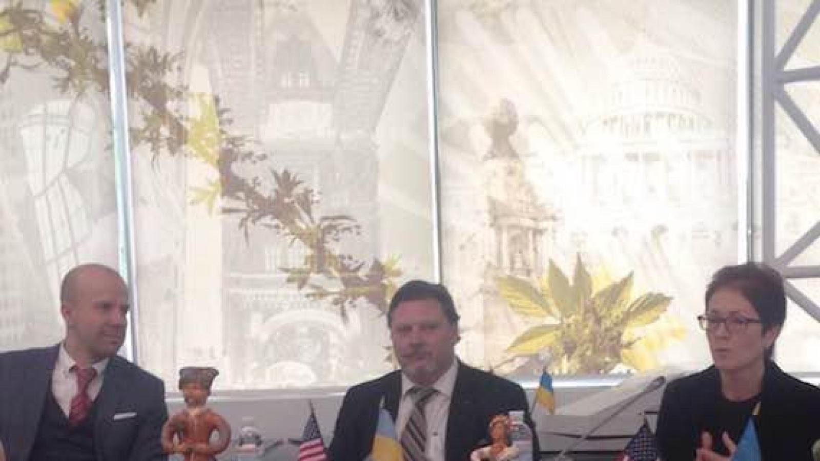 Ambassador Yovanovitch photographed at a US-Ukraine Business Council Event with Vadim Pozharksyi (Apr. 21, 2017).